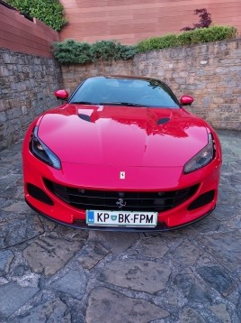 Vožnja s Ferrari Portofino M (sovoznik) / 1-3 osebe / 10 minut