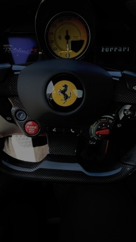 Vožnja s Ferrari Portofino M (sovoznik) / 1-3 osebe / 10 minut