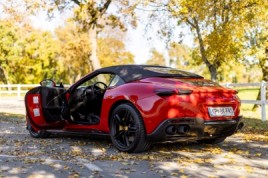 Vožnja s Ferrari športnim vozilom  (sovoznik) / 1-3 osebe / 30 minut